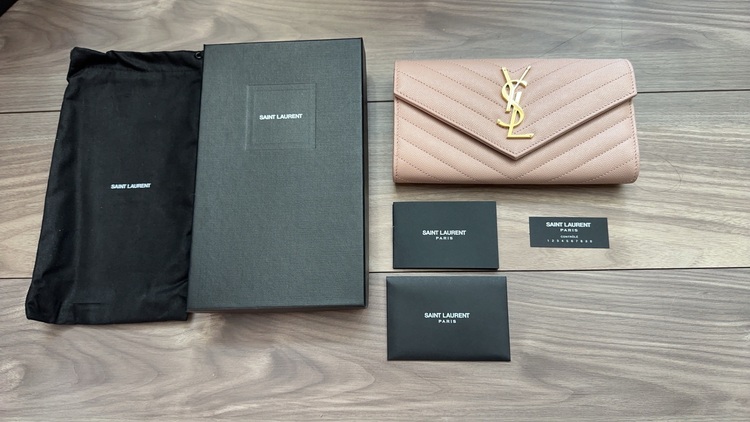 イブサンローラン  （ブランドバッグ）の商品画像 - 査定依頼日：2025年9月7日 - 最高査定価格：52,000円