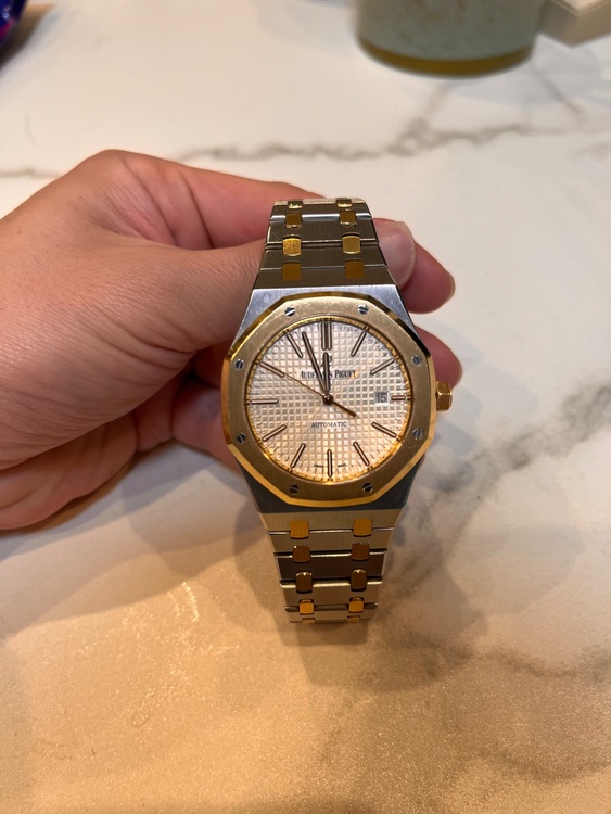 オーデマピゲ ロイヤルオーク （高級時計）の商品画像 - 査定依頼日：2025年6月22日 - 最高査定価格：5,950,000円