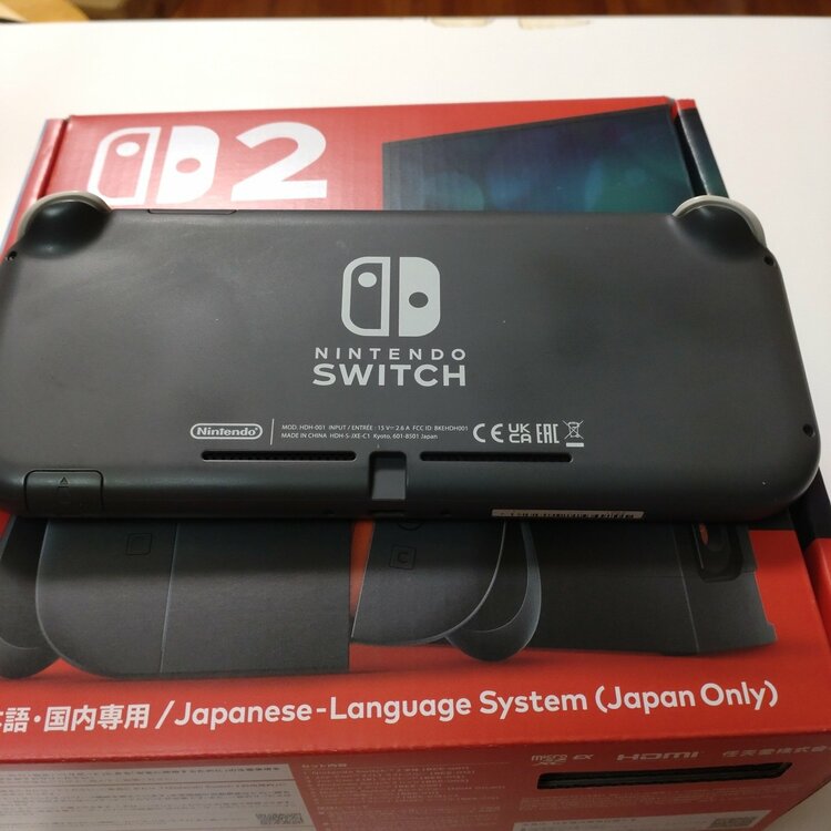 任天堂Switch２　スイッチライト（ゲーム機本体・ゲームソフト）の商品画像 - 査定依頼日：2026年8月27日 - 最高査定価格：40,500円