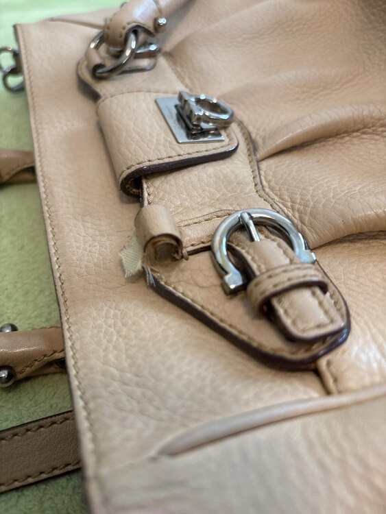 AB-21 7421（ブランドバッグ）の商品画像 - 査定依頼日：2025年5月10日 - 最高査定価格：1,000円