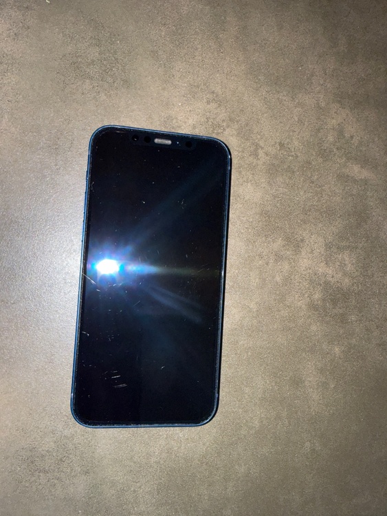 iPhone iPhone 12 128GB au（スマホ）の商品画像 - 査定依頼日：2026年5月22日 - 最高査定価格：25,000円