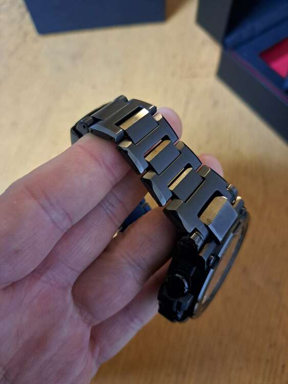 G-SHOCK その他 MTG-B1000（高級時計）の商品画像 - 査定依頼日：2025年2月17日 - 最高査定価格：17,000円