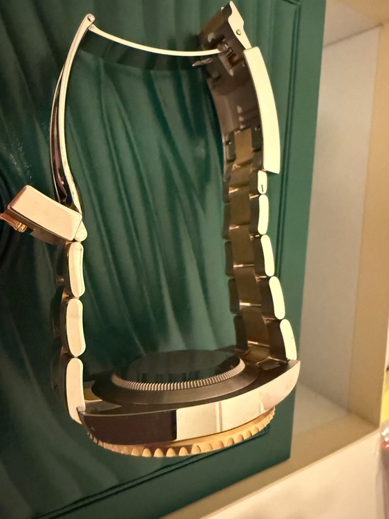 M126613LB-0002（高級時計）の商品画像 - 査定依頼日：2025年8月26日 - 最高査定価格：2,560,000円