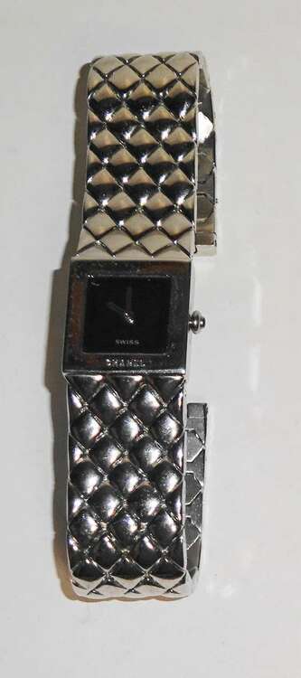 シャネル　マトラッセ　SS　ブラック文字盤　クォーツ（高級時計）の商品画像 - 査定依頼日：2025年5月9日 - 最高査定価格：50,000円