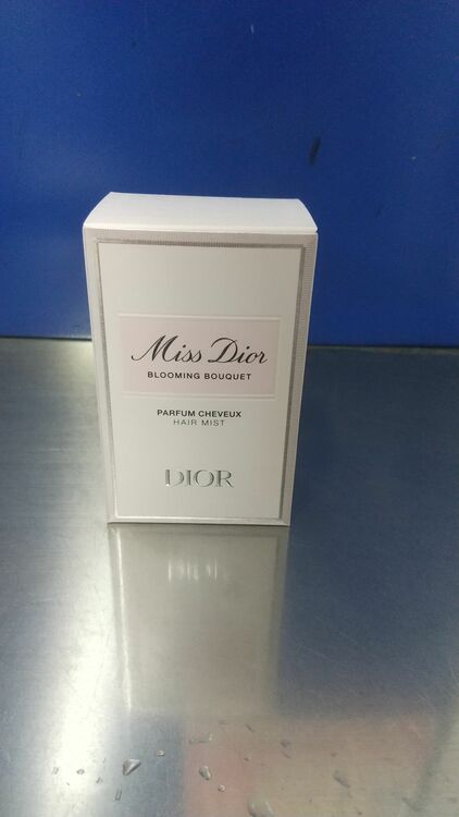 クレ・ド・ポーボーテ エマルジョンアンタンシヴ ニュイ（コスメ・美容・健康器具）の商品画像 - 査定依頼日：2025年9月11日 - 最高査定価格：2,000円