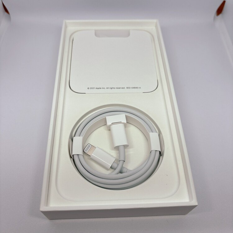 iPhone 13 128GB docomo（スマホ）の商品画像 - 査定依頼日：2025年4月16日 - 最高査定価格：35,000円