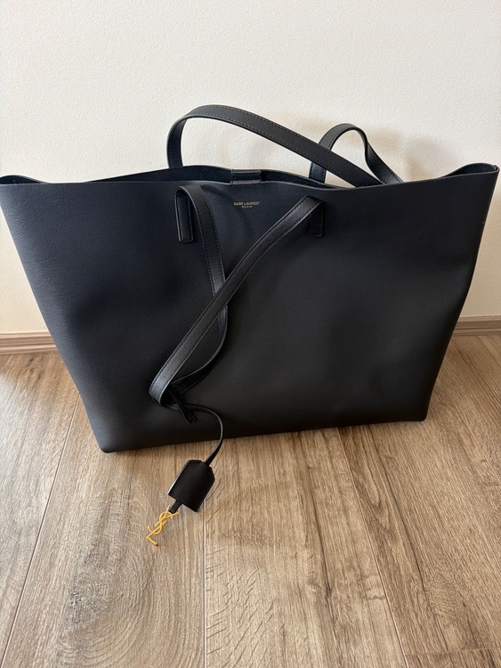 サンローランショッピングバッグ（ブランドバッグ）の商品画像 - 査定依頼日：2026年1月25日 - 最高査定価格：85,000円