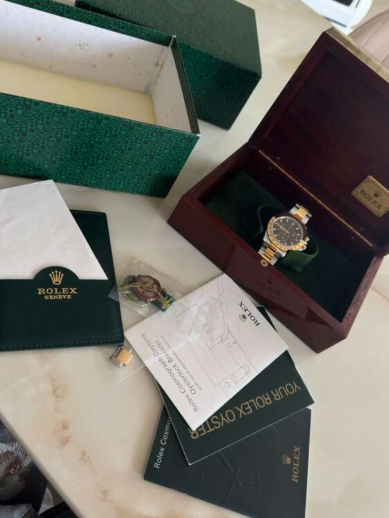 コスモグラフデイトナ116523（高級時計）の商品画像 - 査定依頼日：2025年5月23日 - 最高査定価格：2,400,000円