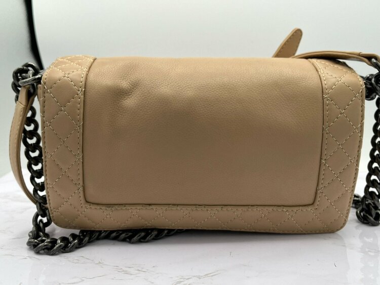 シャネル　ボーイシャネル　ベージュ　チェーンショルダーバッグ（ブランドバッグ）の商品画像 - 査定依頼日：2026年3月6日 - 最高査定価格：200,000円