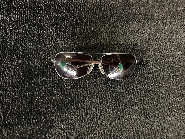 メガネ（古着・ファッション）の商品画像 - 査定依頼日：2026年3月15日 - 最高査定価格：14,000円