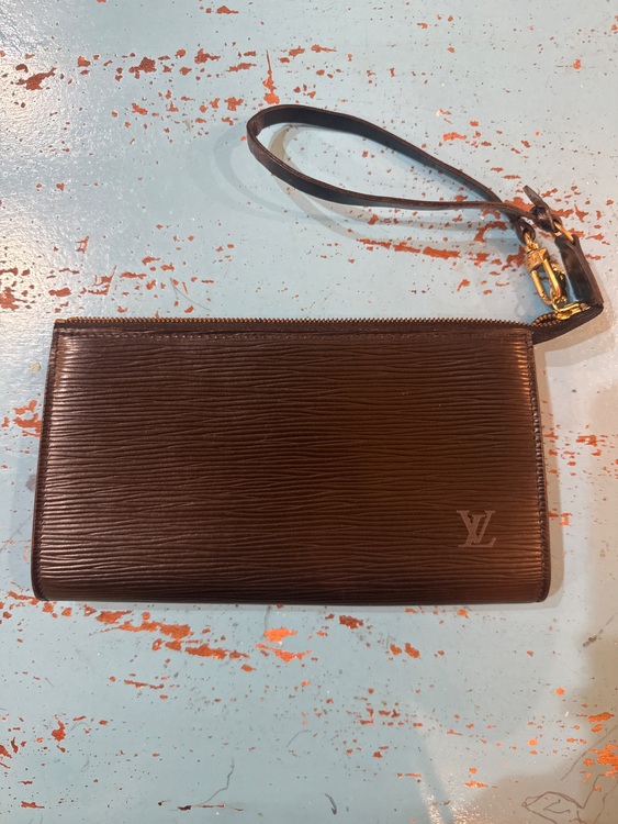 ルイヴィトン エピ （ブランドバッグ）の商品画像 - 査定依頼日：2025年9月15日 - 最高査定価格：40,000円