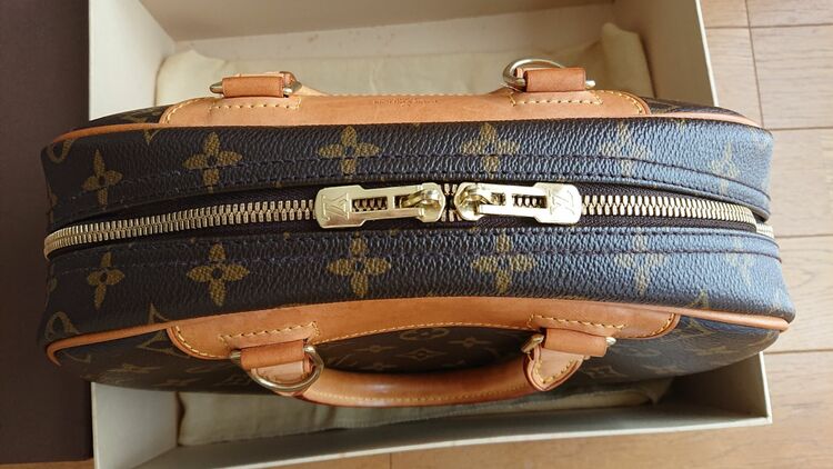 ルイ・ヴィトン モノグラム トゥルーヴィル（ブランドバッグ）の商品画像 - 査定依頼日：2025年9月16日 - 最高査定価格：110,000円