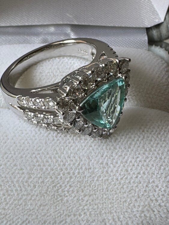 パライバトルマリン指輪（宝石）の商品画像 - 査定依頼日：2025年4月13日 - 最高査定価格：500,000円