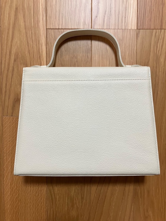 イブサンローラン  （ブランドバッグ）の商品画像 - 査定依頼日：2025年8月12日 - 最高査定価格：14,000円