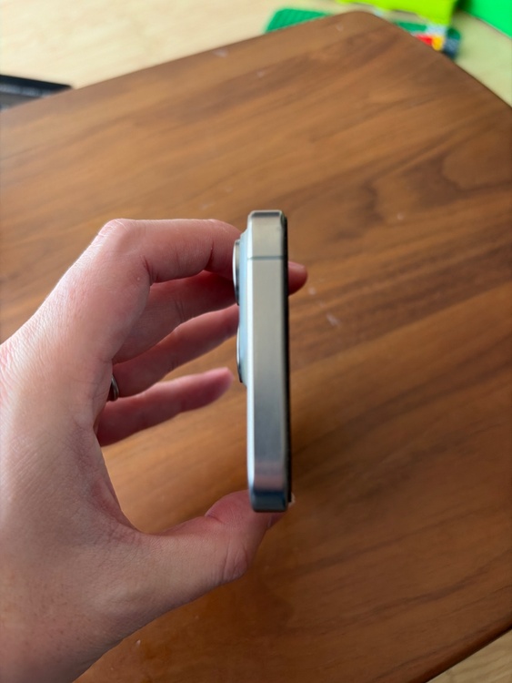 iPhone 15 Pro 128GB SIMフリー（スマホ）の商品画像 - 査定依頼日：2026年1月17日 - 最高査定価格：77,000円