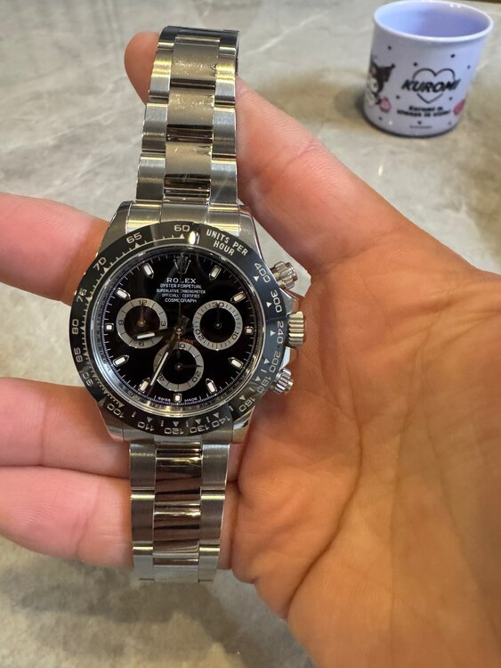 ロレックス デイトナ 116500l（高級時計）の商品画像 - 査定依頼日：2025年1月16日 - 最高査定価格：3,750,000円