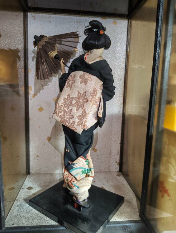 日本人形（美術品・骨董品）の商品画像 - 査定依頼日：2026年9月4日 - 最高査定価格：3,000円