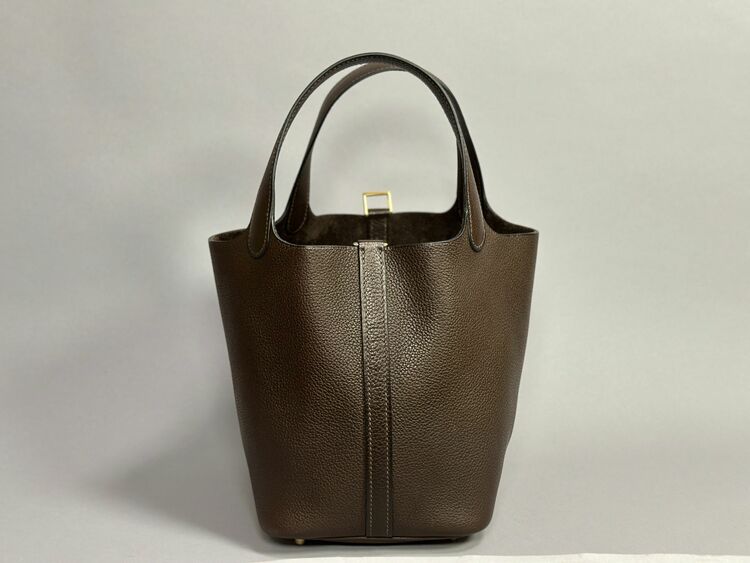 ピコタンロック エベンヌ バレニアフォーブル（ブランドバッグ）の商品画像 - 査定依頼日：2025年11月10日 - 最高査定価格：100,000円