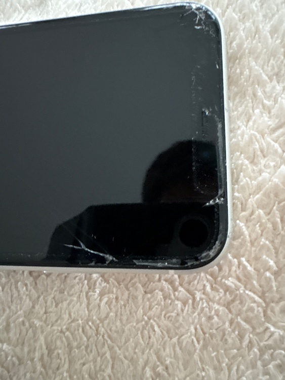 iPhone iPhone11 128GB Softbank（スマホ）の商品画像 - 査定依頼日：2026年6月24日 - 最高査定価格：15,000円