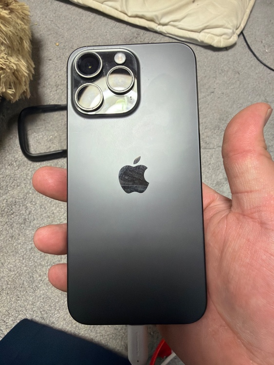 iPhone 15 Pro Max 256GB docomo（スマホ）の商品画像 - 査定依頼日：2026年3月21日 - 最高査定価格：83,000円