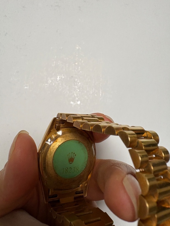 18238（高級時計）の商品画像 - 査定依頼日：2026年3月8日 - 最高査定価格：3,700,000円