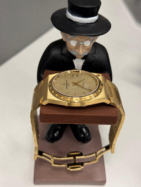 ヴァシュロン コンスタンタン その他 4500H/222J-B93（高級時計）の商品画像 - 査定依頼日：2025年5月4日 - 最高査定価格：9,200,000円