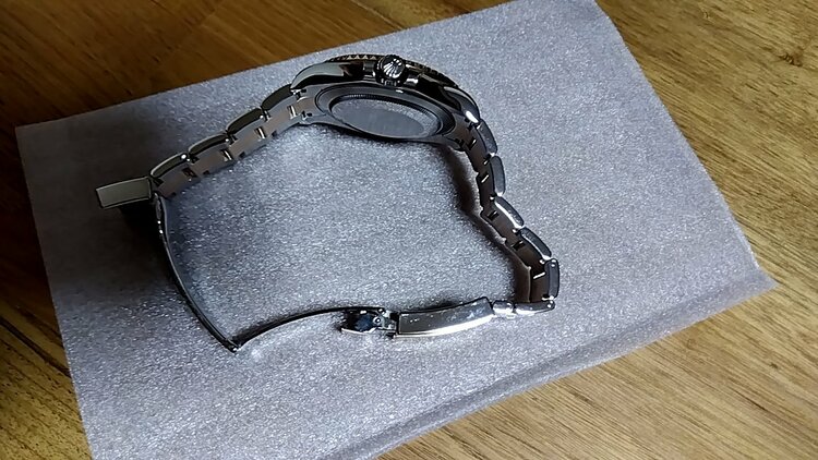 126621 ヨットマスターロレゾールのブラック文字盤（高級時計）の商品画像 - 査定依頼日：2026年1月11日 - 最高査定価格：2,300,000円