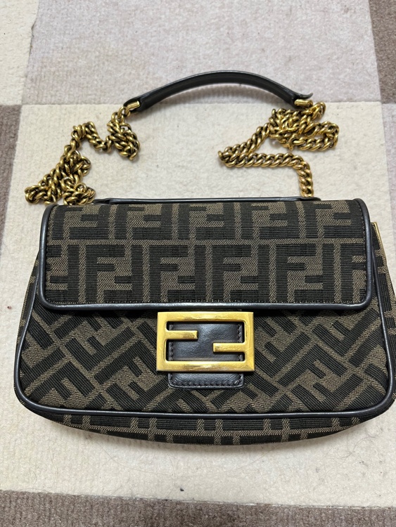 ショルターバッグ（ブランドバッグ）の商品画像 - 査定依頼日：2026年4月5日 - 最高査定価格：140,000円