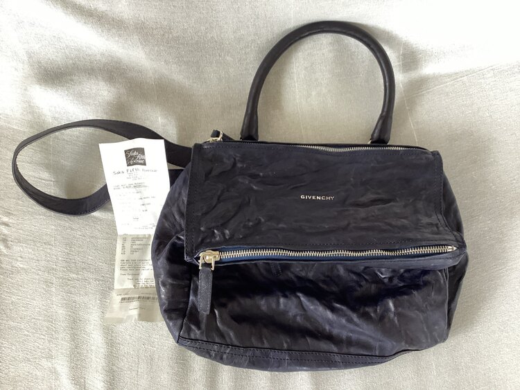 ジバンシィ  （ブランドバッグ）の商品画像 - 査定依頼日：2025年2月3日 - 最高査定価格：35,000円