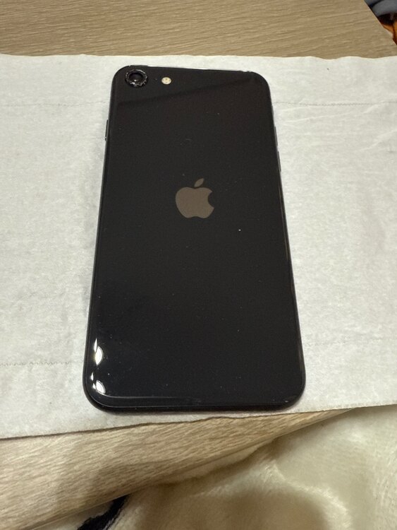 iPhoneSE（スマホ）の商品画像 - 査定依頼日：2025年4月1日 - 最高査定価格：4,700円