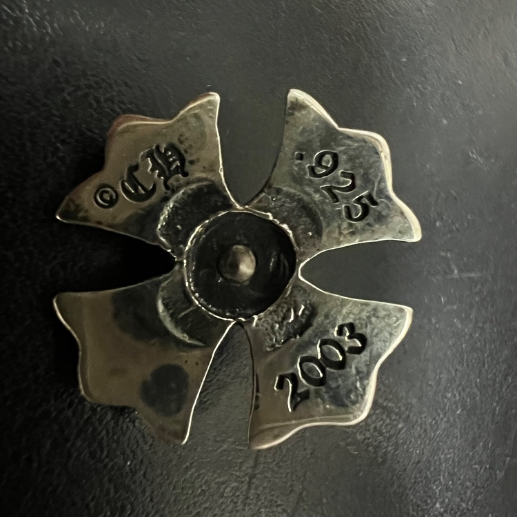 ピンズ　CHクロス（古着・ファッション）の商品画像 - 査定依頼日：2026年1月5日 - 最高査定価格：60,000円