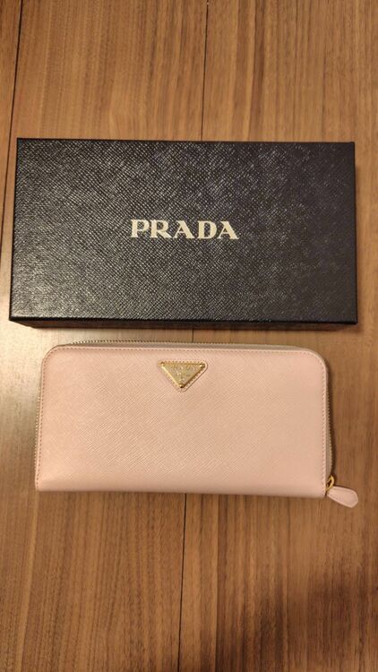 プラダ（ブランド財布・小物）の商品画像 - 査定依頼日：2025年8月29日 - 最高査定価格：10,000円