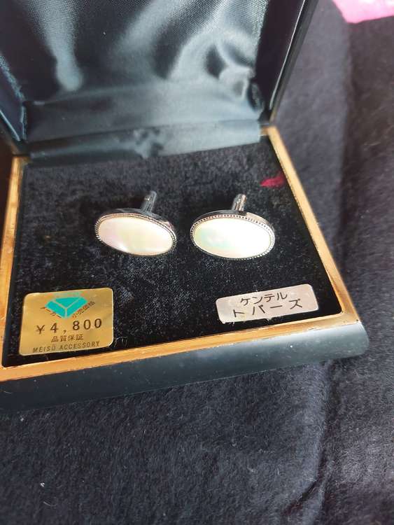 カフスボタンなどまとめて（宝石）の商品画像 - 査定依頼日：2022年12月23日 - 最高査定価格：1,000円