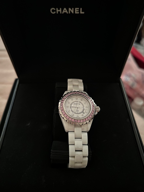 J12シャネル（高級時計）の商品画像 - 査定依頼日：2025年7月13日 - 最高査定価格：400,000円