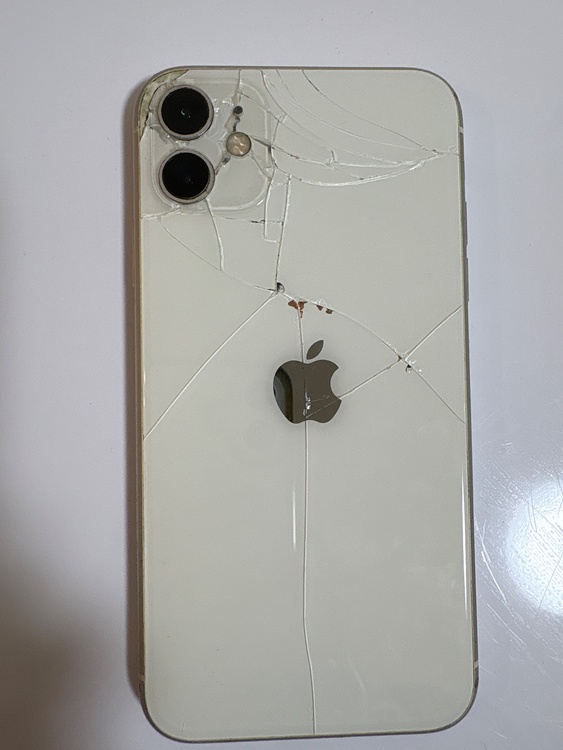 iPhone iPhone11 64GB SIMフリー（スマホ）の商品画像 - 査定依頼日：2026年10月29日 - 最高査定価格：14,500円