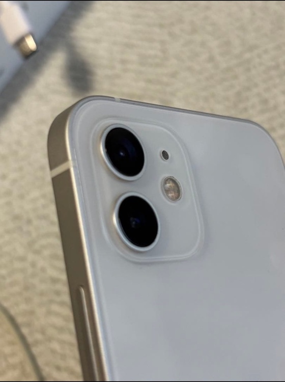 iPhone iPhone 12 64GB SIMフリー（スマホ）の商品画像 - 査定依頼日：2026年7月21日 - 最高査定価格：25,000円