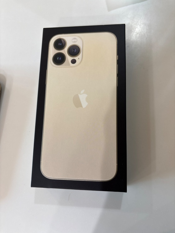 iPhone 13 Pro Max 128GB au（スマホ）の商品画像 - 査定依頼日：2026年2月18日 - 最高査定価格：48,000円