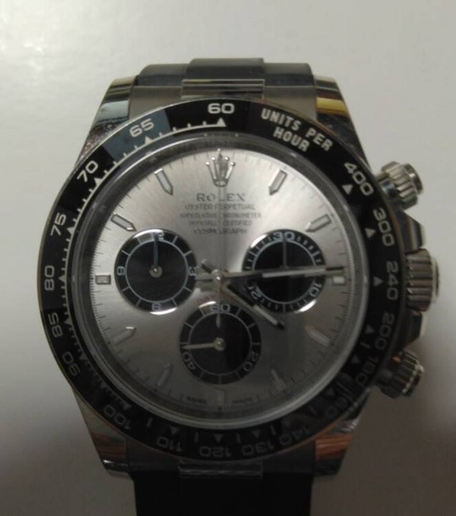 ロレックス デイトナ コスモグラフデイトナ　126519NL ホワイトゴールド　りふ（高級時計）の商品画像 - 査定依頼日：2025年5月27日 - 最高査定価格：6,900,000円