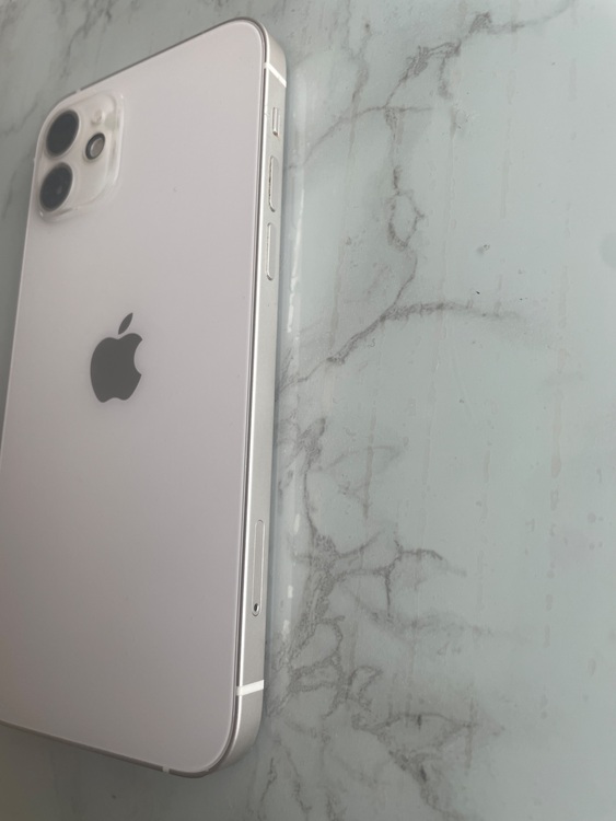 iPhone 12 128GB SIMフリー（スマホ）の商品画像 - 査定依頼日：2025年8月16日 - 最高査定価格：32,000円