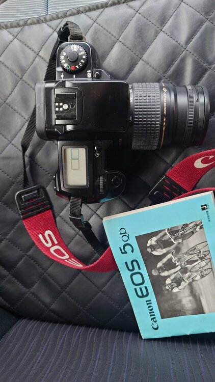 EOS5（カメラ）の商品画像 - 査定依頼日：2026年1月15日 - 最高査定価格：2,000円