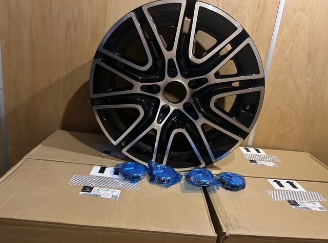 メルセデス　AMG G450D ローンチエディション　２０インチ　アルミホイール（カー用品）の商品画像 - 査定依頼日：2025年3月24日 - 最高査定価格：120,000円