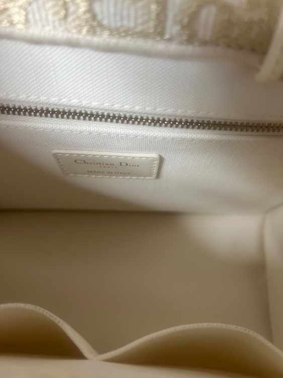 ディオール  （ブランドバッグ）の商品画像 - 査定依頼日：2025年12月20日 - 最高査定価格：150,000円