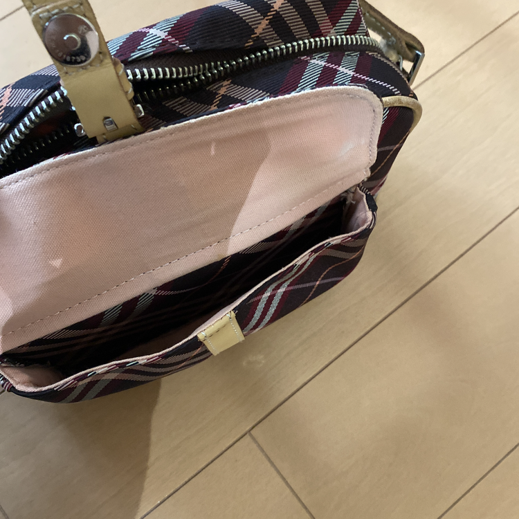 バーバリー　ブルーレーベル　ショルダーバッグ　ネイビー　キャンバス/レザー（ブランドバッグ）の商品画像 - 査定依頼日：2022年4月20日 - 最高査定価格：25,000円