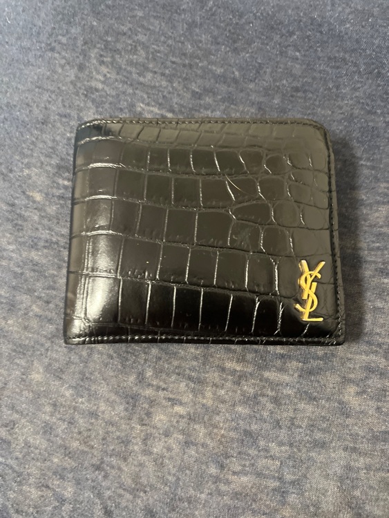 イブサンローラン  （ブランドバッグ）の商品画像 - 査定依頼日：2025年9月21日 - 最高査定価格：20,000円