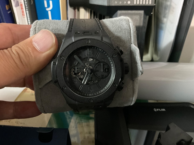 ウブロ ビックバン 421CI0541VR JBER2（高級時計）の商品画像 - 査定依頼日：2025年11月10日 - 最高査定価格：1,850,000円