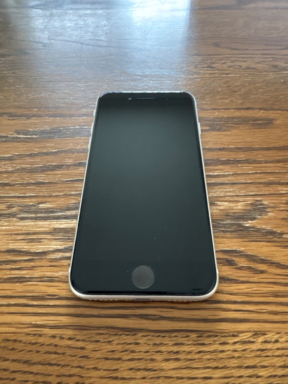 iPhone SE3（スマホ）の商品画像 - 査定依頼日：2026年3月22日 - 最高査定価格：20,000円