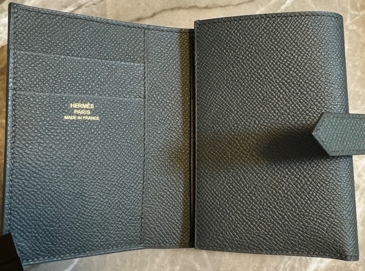 HERMES ベアンコンビネ 3つ折り（ブランド財布・小物）の商品画像 - 査定依頼日：2025年9月10日 - 最高査定価格：100,000円