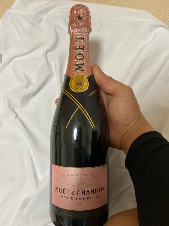 モエシャンドン ロゼアンぺリアル（お酒）の商品画像 - 査定依頼日：2025年3月13日