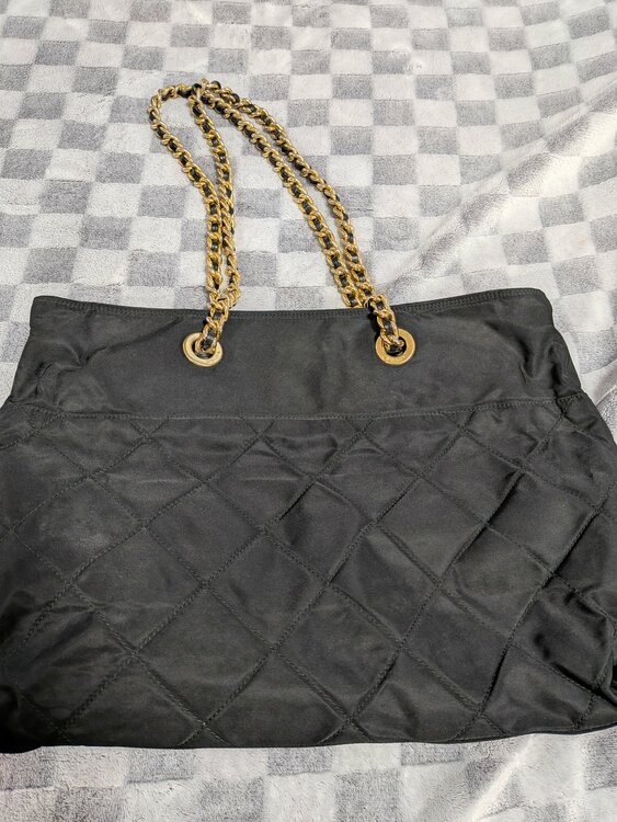 ナイロンチェーンバッグ（ブランドバッグ）の商品画像 - 査定依頼日：2026年4月13日 - 最高査定価格：30,000円