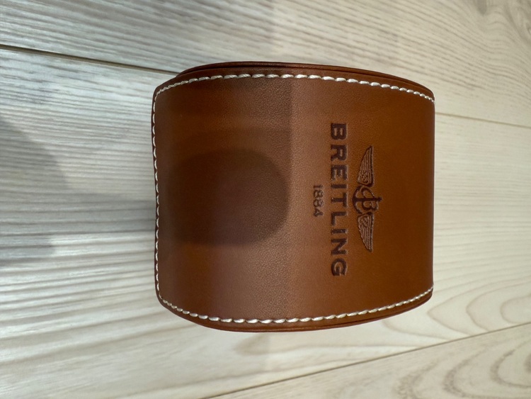 ブライトリング ナビタイマー A022B01n（高級時計）の商品画像 - 査定依頼日：2025年11月25日 - 最高査定価格：550,000円